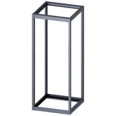 Châssis métallique d'un rack serveur sans panneaux, carré et haut, avec des trous de fixation sur les côtés.