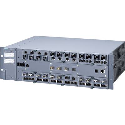 Commutateur réseau doté de plusieurs ports Ethernet et de fibres optiques, utilisé dans les infrastructures informatiques pour la gestion et la transmission de données.