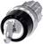 Cylindre de serrure avec clé insérée, boîtier noir et argenté, surface métallique, vue détaillée du mécanisme.
