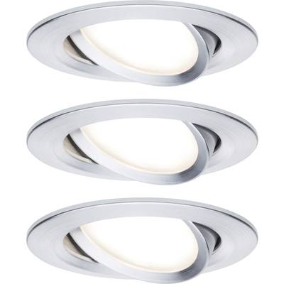 Trois spots LED encastrables argentés orientables au plafond, chacun doté d'un cadre rond et émettant une lumière blanche chaude.