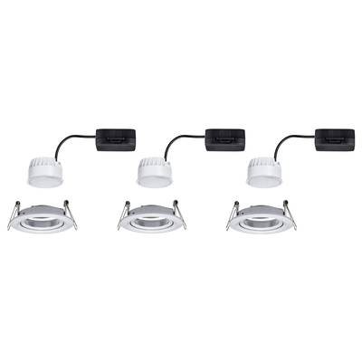 Trois luminaires encastrés de plafond LED blancs avec des transformateurs noirs, adaptés à l'éclairage intérieur moderne.