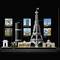Ensemble Lego de la skyline de Paris avec l'Arc de Triomphe, les Champs-Élysées, la Tour Montparnasse, le Grand Palais, la Tour Eiffel, le Louvre.
