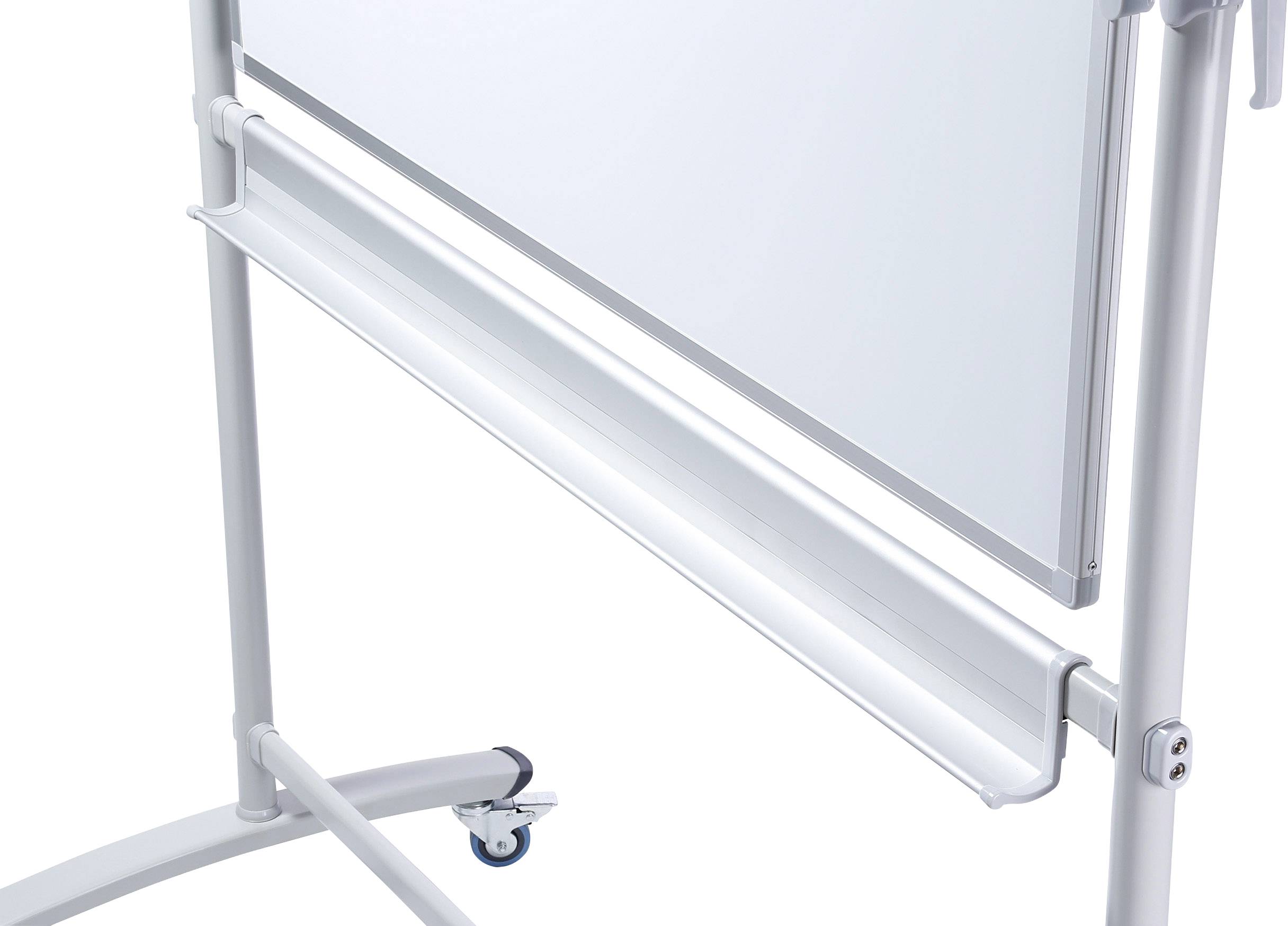 Un tableau blanc mobile avec étagère et roulettes, adapté aux présentations et aux réunions.