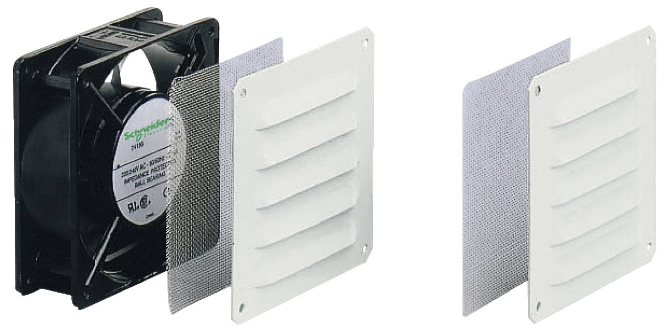Vue éclatée d'un ensemble de couvercle de ventilateur mural montrant un ventilateur noir, un écran à mailles et une grille à lames blanches, avec des pièces séparées pour l'installation.