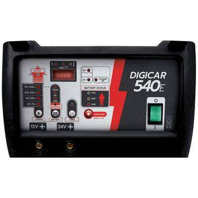 Panneau d'un chargeur de batterie de la marque 'Digicar 540E'. Affiche l'indicateur de charge, les options de boost et les témoins lumineux de batterie.
