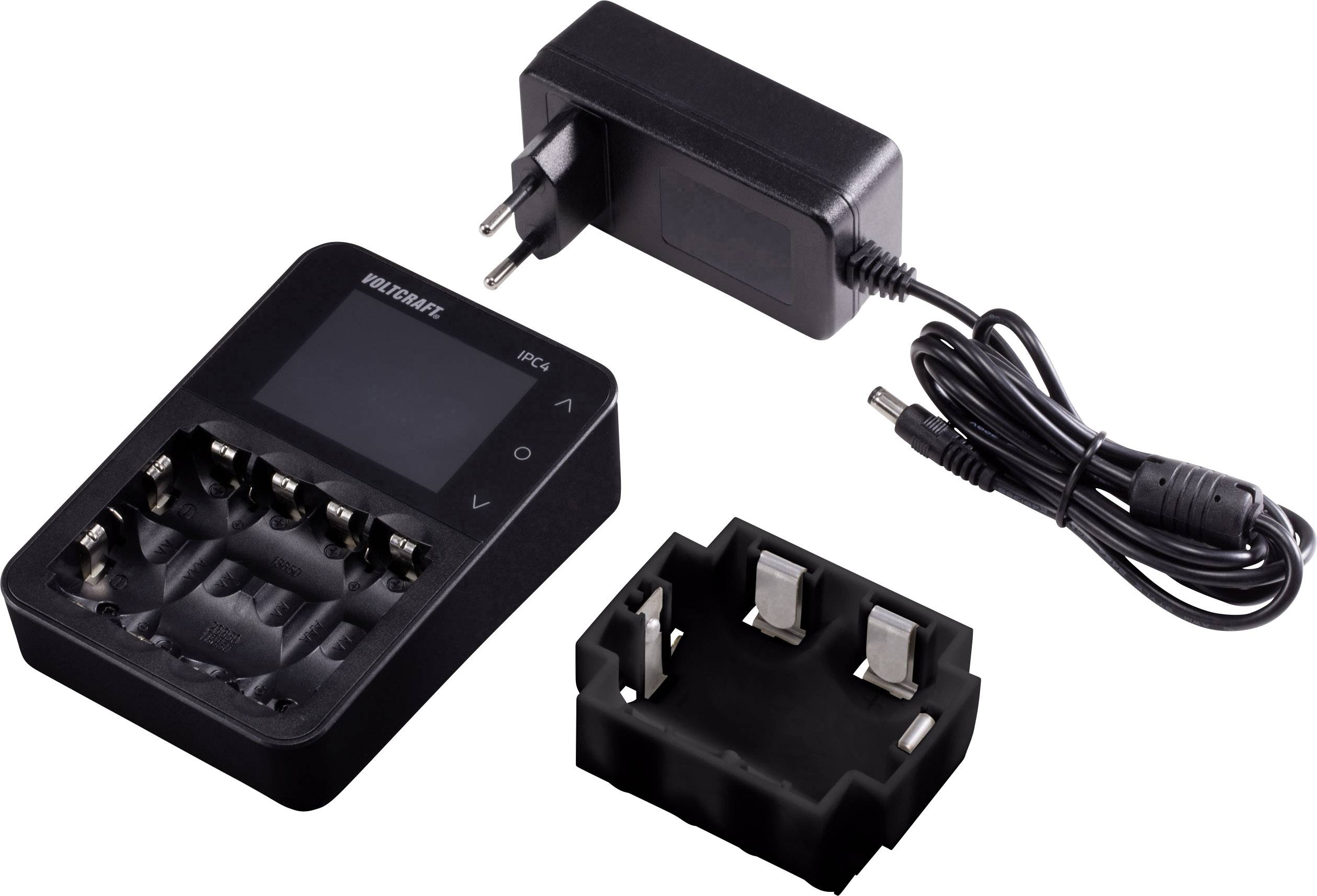 Chargeur multifonction à quatre emplacements avec adaptateur amovible, bloc d'alimentation inclus avec câble à droite de l'image.