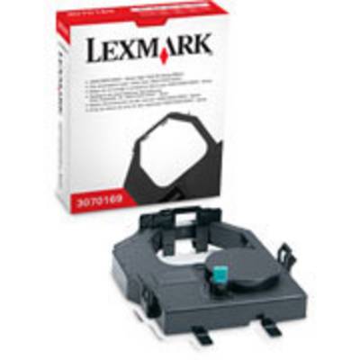 Une cartouche de ruban d'imprimante Lexmark devant son emballage de produit. L'emballage affiche le logo Lexmark et le numéro de produit 3070169.