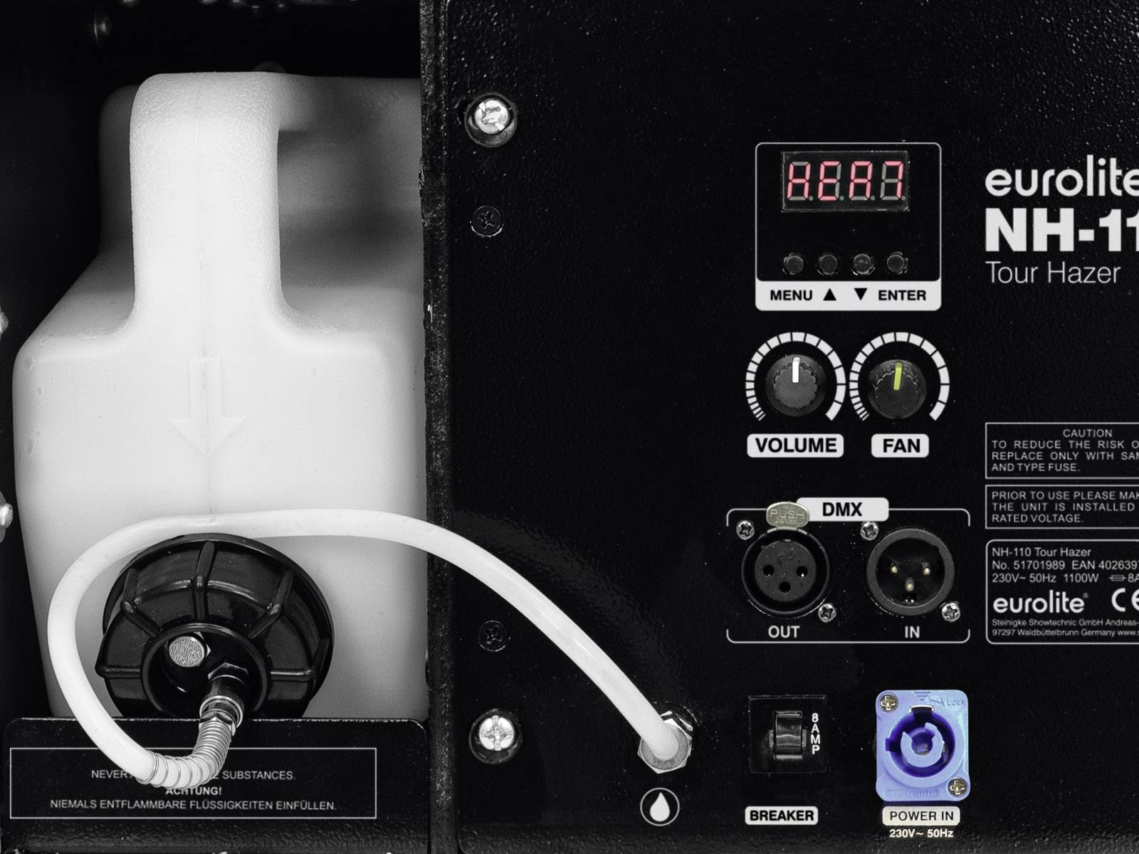 'Eurolite NH-11 Tour Hazer' avec des commandes de volume, de ventilateur et des connexions DMX. Montre un réservoir de liquide à gauche.