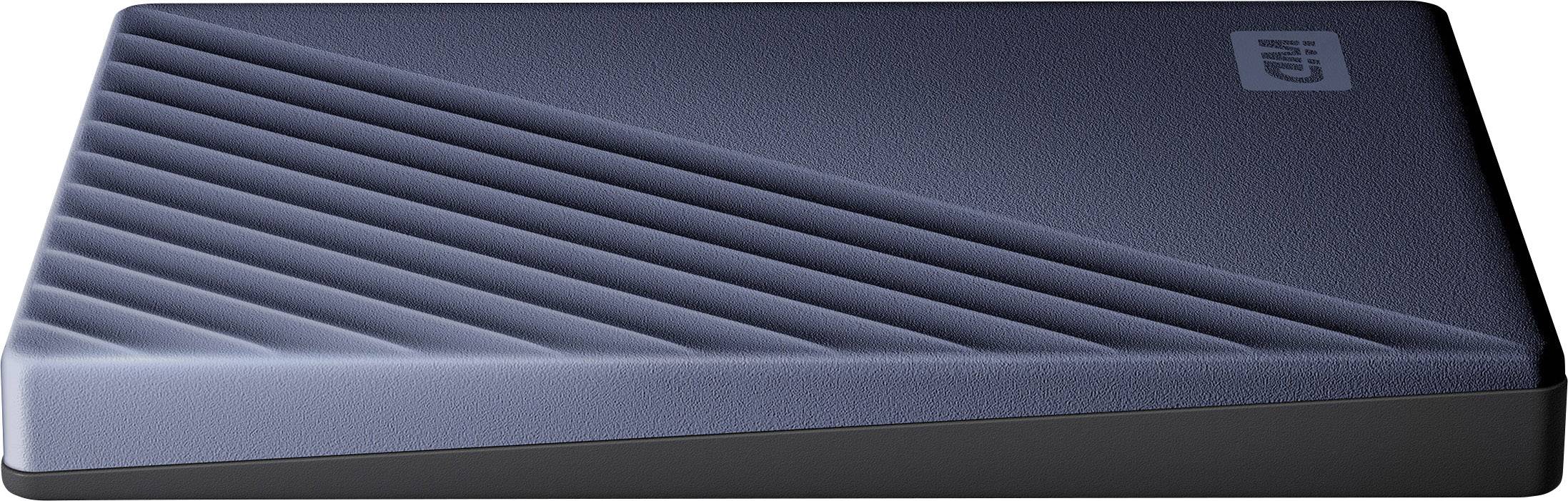 Disque dur externe au design moderne. Boîtier gris foncé avec des lignes diagonales et un logo discret en haut à droite.