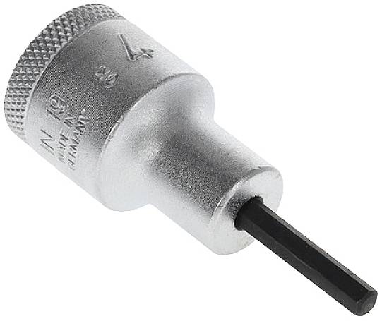 Un embout de clé à cliquet en argent avec un carré mâle hexagonal noir, marqué '4' pour la taille et 'Made in Germany'.