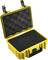 Valise jaune ouverte avec insertion en mousse noire, adaptée au transport sécurisé d'objets fragiles.