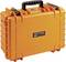 Valise rigide orange avec poignée et fermetures, adaptée au transport sécurisé d'équipement ; portant l'inscription « outdoor.cases ».