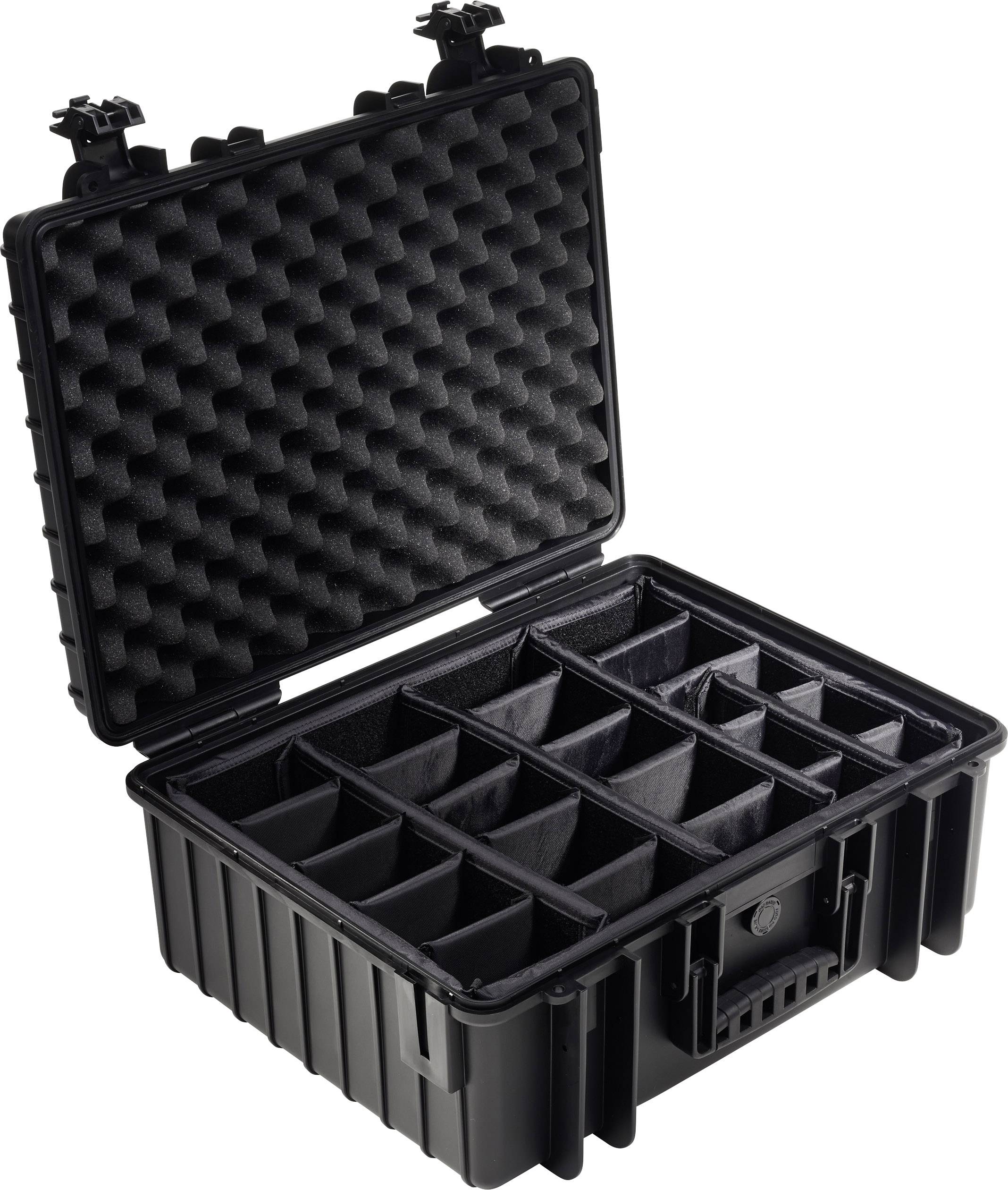 Valise rigide noire à coque dure, avec intérieur en mousse et plusieurs compartiments ajustables pour un rangement sécurisé de l'équipement.