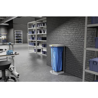 Grand espace de stockage moderne aux murs gris. Des étagères remplies de boîtes bleues. Une poubelle avec un sac bleu est placée contre le mur.