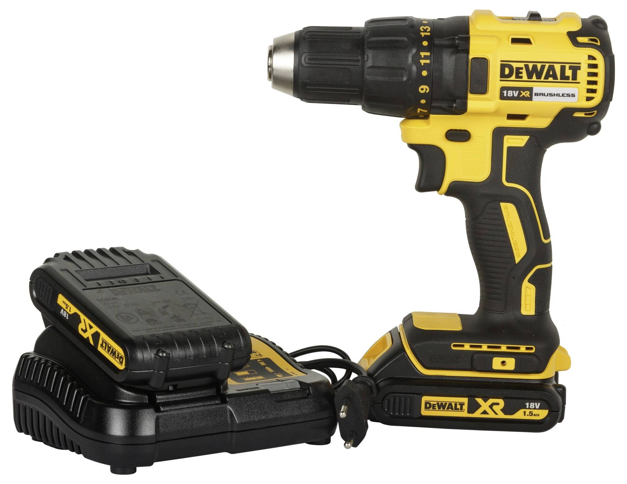 Visseuse sans fil jaune et noir avec chargeur. Inscription : 'DeWalt XR 18V Li-Ion'.