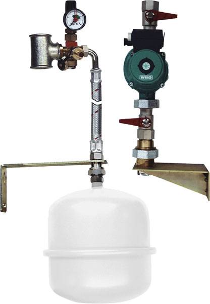 Un vase d'expansion avec indicateur de pression et pompe de circulation. Sert à réguler la pression dans les systèmes de chauffage.