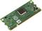 Un module Raspberry Pi Compute, similaire à un module RAM, avec une puce et des composants électroniques, utilisé pour des applications embarquées.