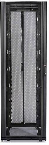 Un rack serveur noir vide avec façade en verre et poignée. Adapté pour héberger des équipements informatiques tels que des serveurs et des composants réseau.