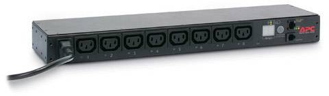 Un panneau de distribution électrique APC avec montage en rack horizontal, doté de huit prises noires et d'un câble d'alimentation, adapté aux salles de serveurs.