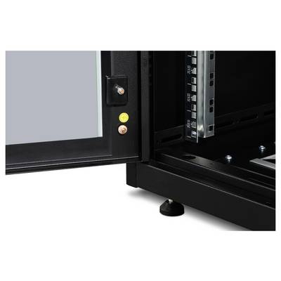 Un rack serveur ouvert avec une porte, des rails métalliques visibles à l'intérieur et un interrupteur sur la porte.