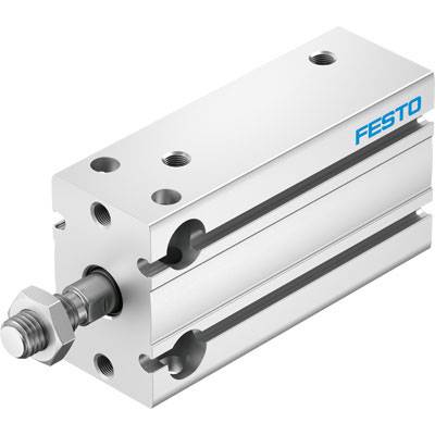 Cylindre pneumatique en argent de Festo avec plusieurs trous de fixation et raccord à vis, adapté aux applications industrielles.