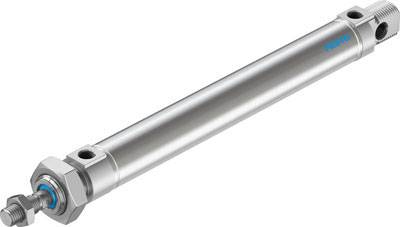 Cylindre pneumatique argenté avec inscription bleue sur le côté, sur un fond clair, probablement un composant industriel.