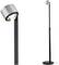 Lampadaire élégant en noir avec abat-jour métallique orientable et base ronde, parfait pour un intérieur moderne.