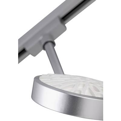 Un spot de plafond LED argenté moderne avec tête orientable, monté sur une corniche de plafond, dans un design contemporain.