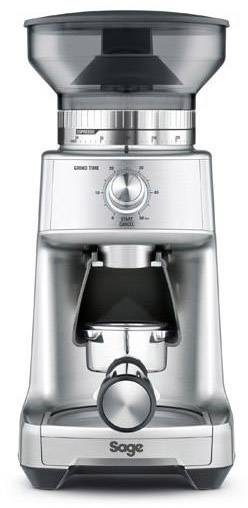 Moulin à café en argent avec broyeur conique, réglage variable de la mouture et récipient de collecte. Nom de la marque visible en bas.