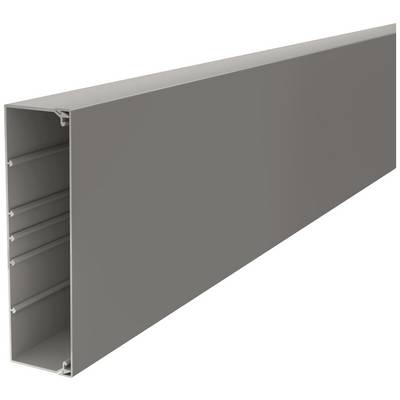 Goulottes métalliques rectangulaires à extrémités ouvertes et surface intérieure nervurée. Utilisées pour le guidage des câbles ou la protection dans les installations électriques.