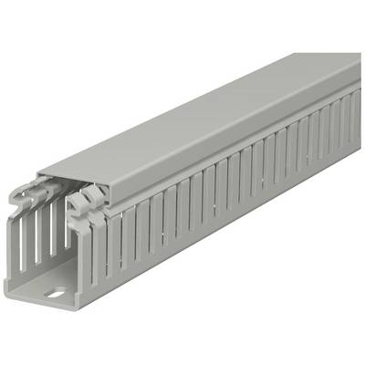 Un conduit de câbles en plastique gris avec des côtés ouverts pour le câblage.