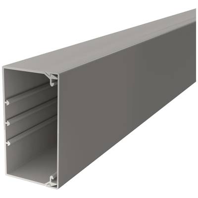 Canal de câbles en aluminium à section rectangulaire, montrant une structure intérieure avec trois compartiments pour le passage des câbles.