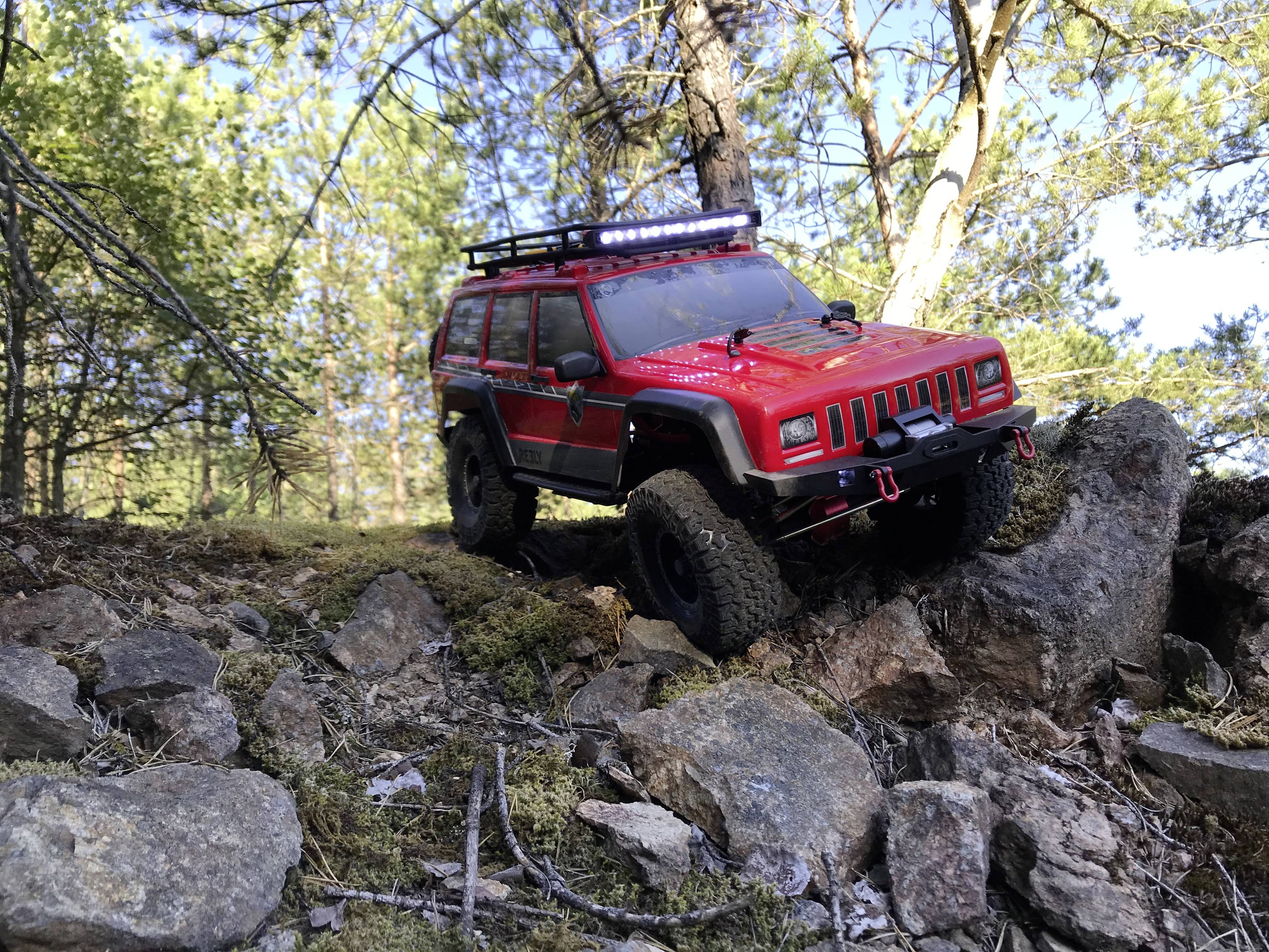 Reely Free Men Pro brushed 1:10 Auto RC électrique Crawler 4 roues motrices (4WD) 100% RtR 2,4 GHz avec accu, chargeur e-15