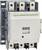 Un disjoncteur blanc de Schneider Electric avec trois bornes supérieures et trois bornes inférieures, reconnaissable à l'inscription 'Schneider Electric'.