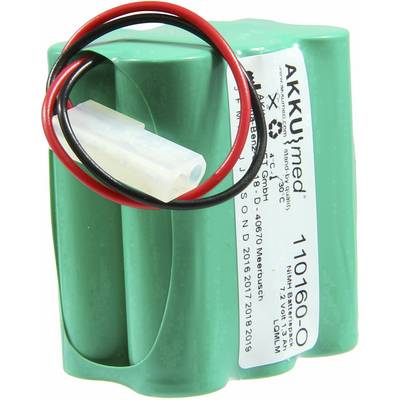 Batterie verte avec deux câbles noirs et rouges ; l'autocollant indique les informations du produit et le nom de l'entreprise 'AKKUmed'.