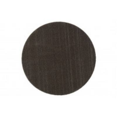 Cercle brun foncé, surface texturée, sur un fond blanc.