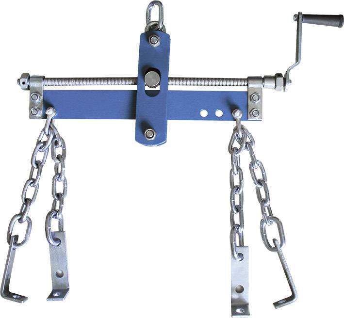 Un lève-moteur bleu à quatre chaînes et crochets, avec une manivelle en haut à droite et un crochet de fixation en haut, servant à stabiliser les moteurs.