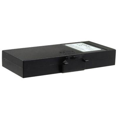 Une batterie rectangulaire noire avec une étiquette sur le dessus.