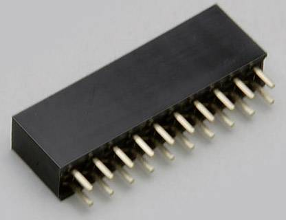 Connecteur électronique noir avec 16 broches dorées, disposées en deux rangées sur une base rectangulaire en plastique.