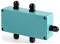 Un boîtier rectangulaire de couleur turquoise avec plusieurs presse-étoupes noirs, probablement un boîtier de raccordement électrique.