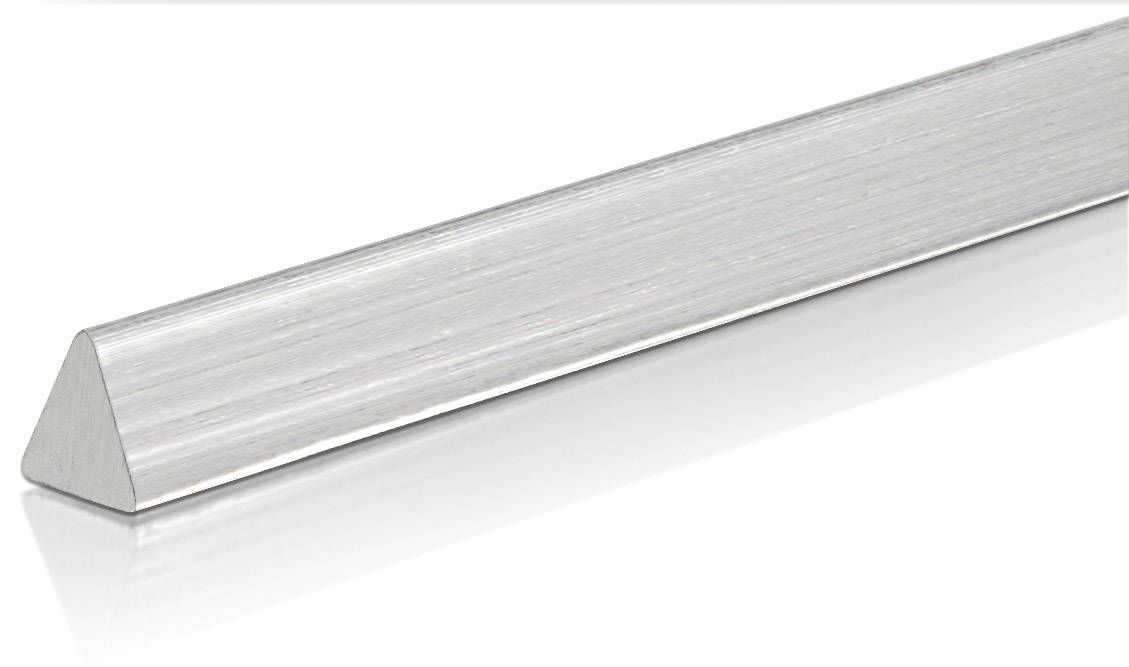 Une barre métallique argentée, triangulaire, reposant à plat sur une surface réfléchissante.