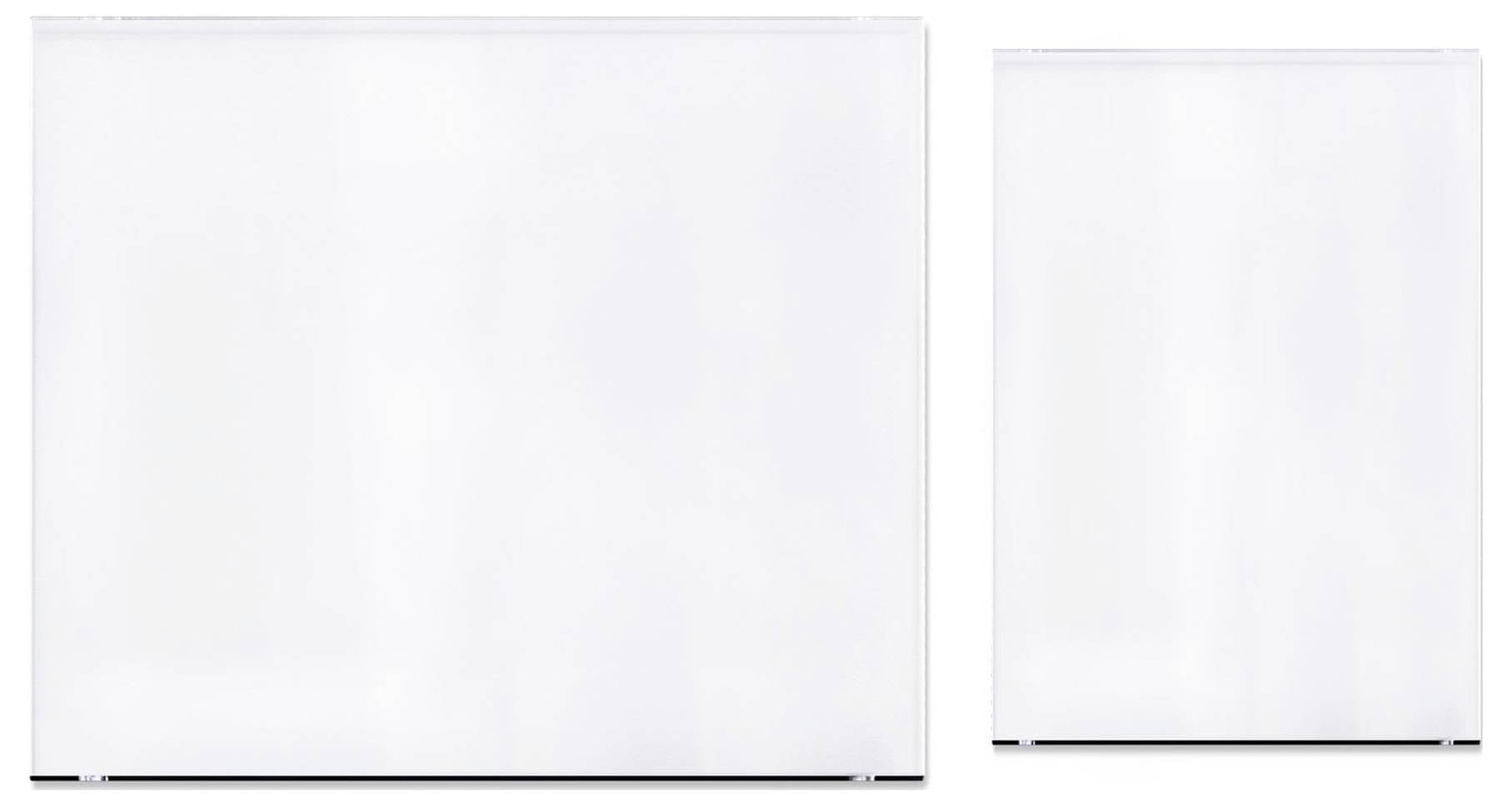Deux panneaux rectangulaires blancs vierges ou feuilles côte à côte, l'un plus grand à gauche et l'un plus petit à droite.