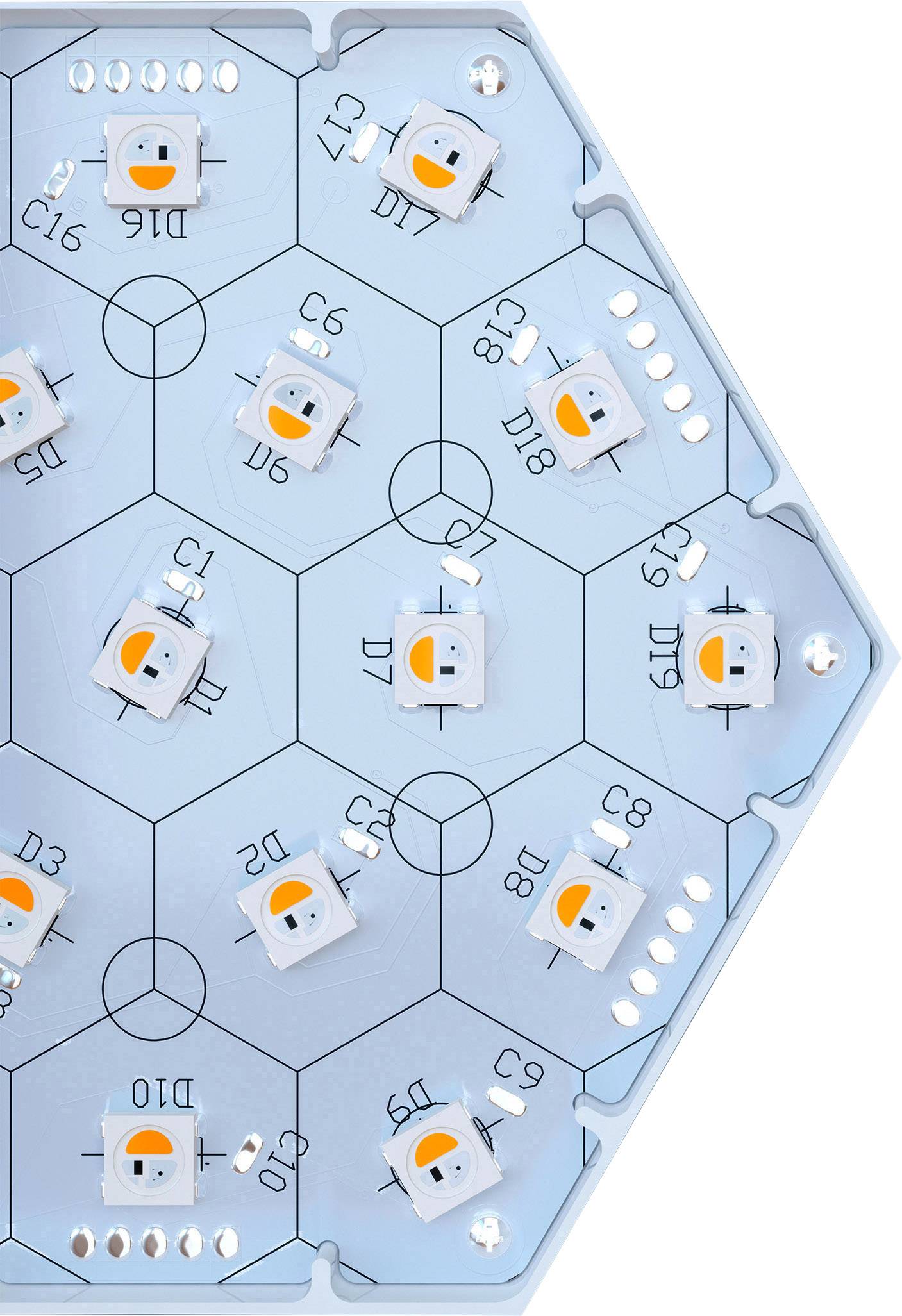 Carte de circuit imprimé hexagonale avec des touches et des indicateurs LED sur une surface brillante.