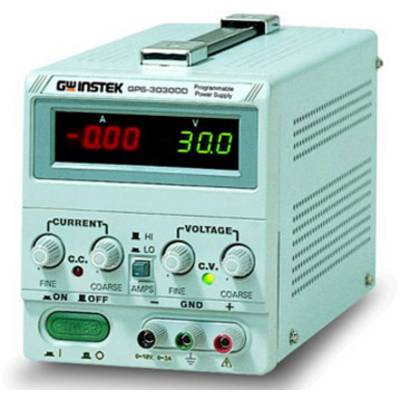Alimentation de laboratoire avec affichage numérique, indiquant 0 volt et 30 ampères, équipée de régulateurs de tension et de courant ainsi que d'un bouton marche/arrêt vert.