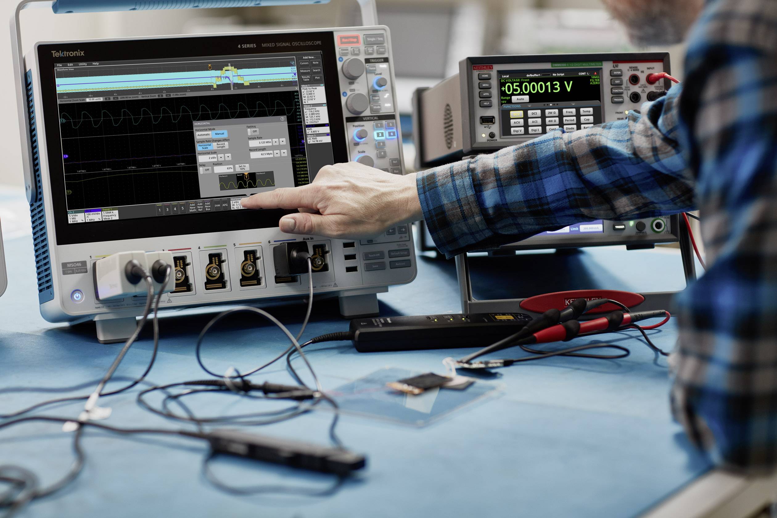 Oscilloscope numérique Tektronix MSO46 4-BW-1500 1.5 GHz 6.25 Géch/s 31.25 Mpts 12 bits-4
