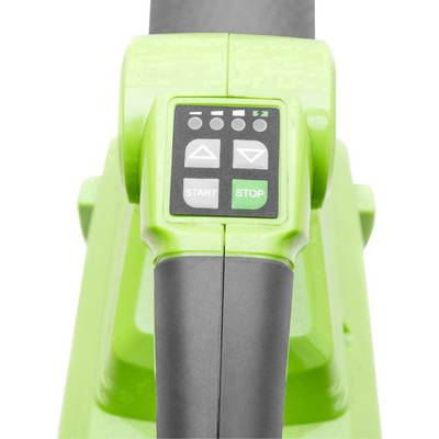 Panneau de commande électronique d'une machine verte avec boutons 'Marche' et 'Arrêt', ainsi que des flèches de direction.