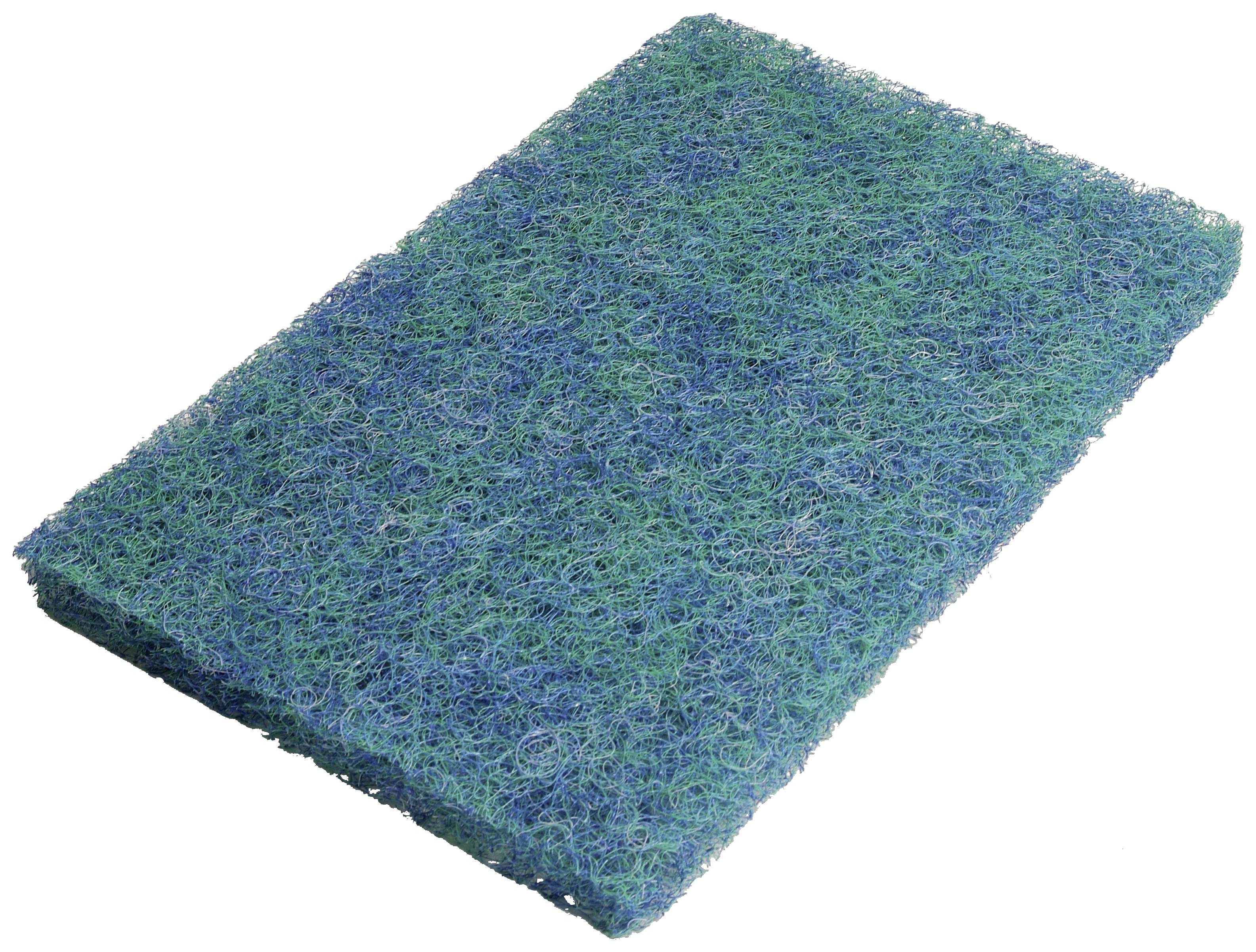 Une éponge de nettoyage bleue, rectangulaire, avec une surface rugueuse pour récurer les surfaces.