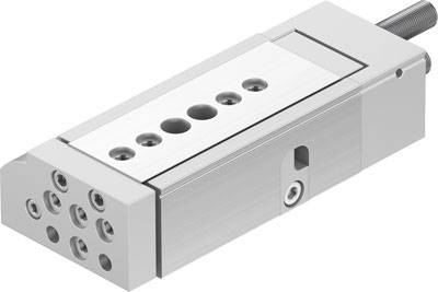 Un cylindre pneumatique rectangulaire en métal, pourvu de plusieurs orifices sur sa surface supérieure, adapté aux applications industrielles.