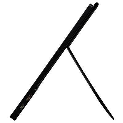 Un ordinateur portable vu de profil avec son couvercle ouvert et un support stabilisateur. Des ports sont visibles sur le côté gauche.