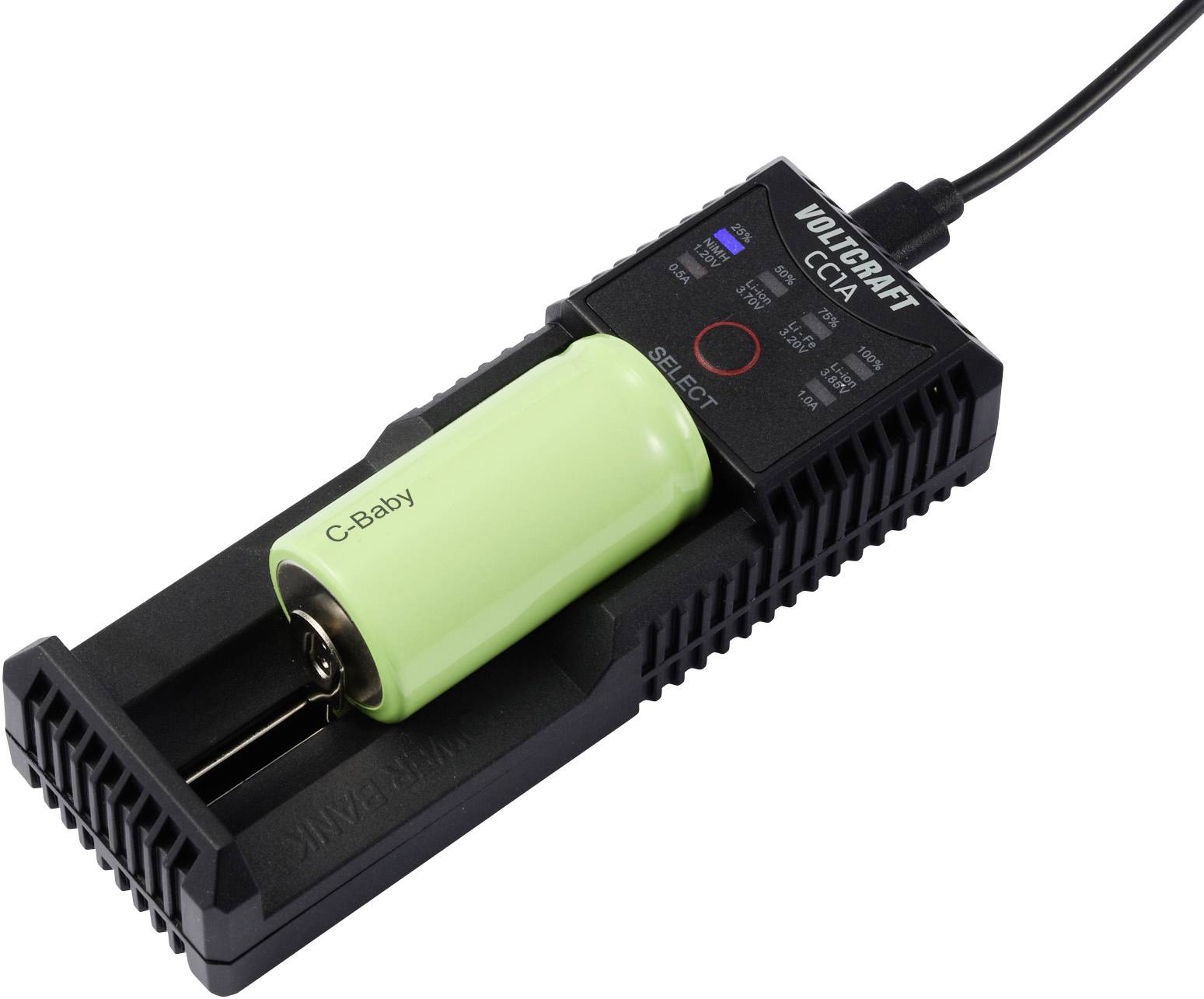 Chargeur charge une pile C verte. L'affichage indique l'état de charge et les options pour différents types de piles.